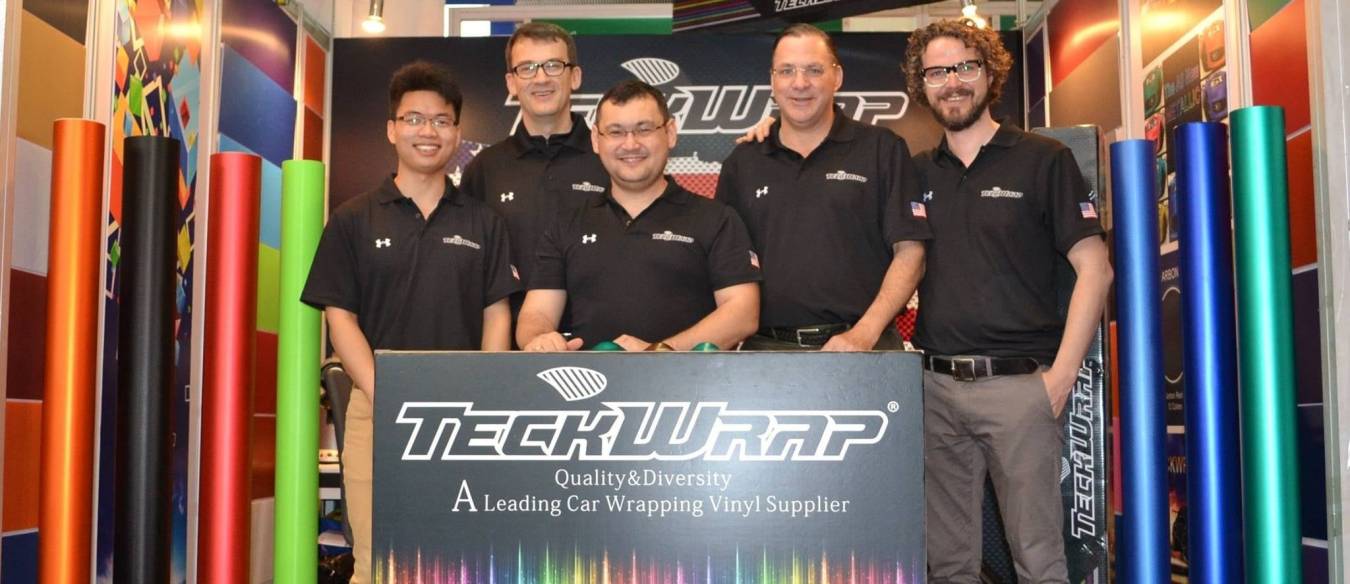 Az autófólia márka alapítói - Kép Az első nagy megjelenése a Teckwrap autófólia márkának - Fotó