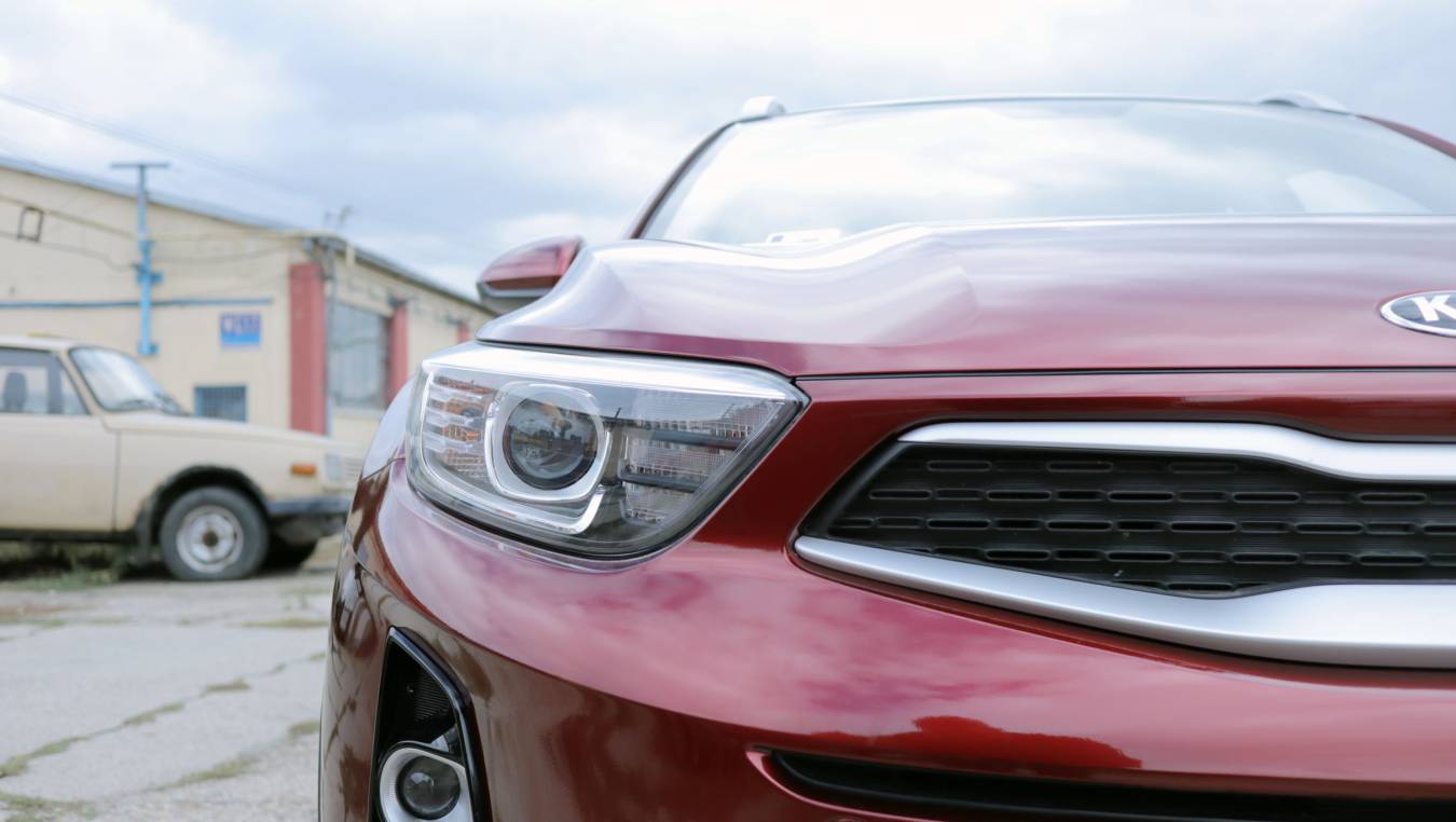 Teckwrap GAL26-HD Supreme Red metál bordó autófólia - 1 - Kép Kia fóliázás Kia Stonic Teckwrap Gal26-HD Supreme Red Kiafólia Csepel 1 - Fotó