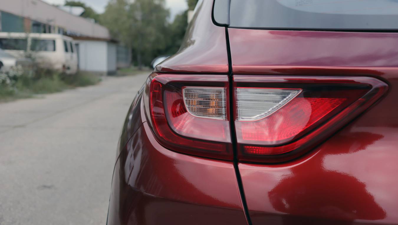 Teckwrap GAL26-HD Supreme Red metál bordó autófólia - 5 - Kép Kia fóliázás Kia Stonic Teckwrap Gal26-HD Supreme Red Kiafólia Csepel 5 - Fotó