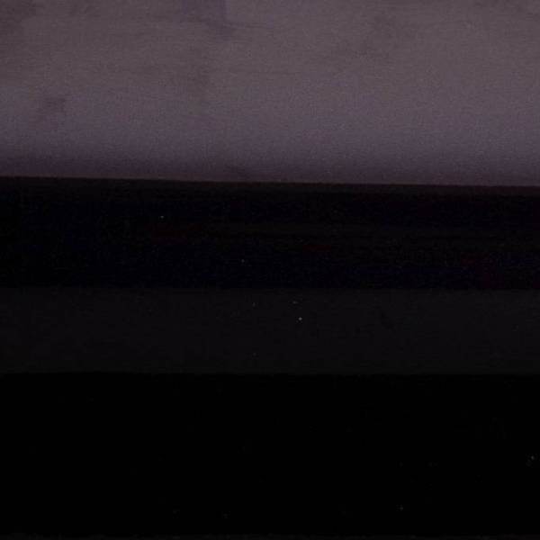 A Teckwrap HM08-HD Black Cherry Ice fényes metál lila autófólia egy fényes felületű, mély fekete cseresznye lila színezetű karosszéria fólia. Teckwrap HM08-HD Black Cherry Ice fényes metál lila autófólia - Termékfotó