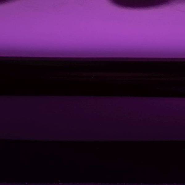 A Teckwrap CHM09-HD Amethyst lila króm autófólia egy tükör fényes felületű, Ametiszt sötét lila színezetű karosszéria fólia. Teckwrap CHM09-HD Amethyst lila króm autófólia - Termékfotó