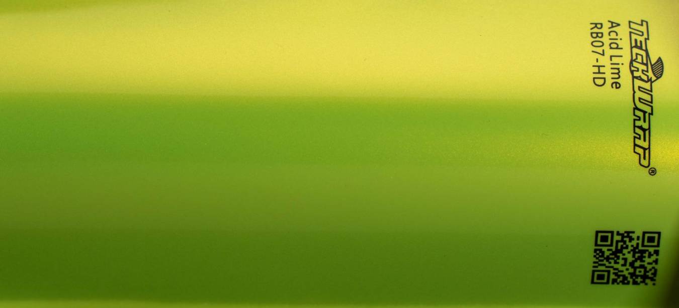 Teckwrap RB07-HD Acid Lime autófólia - Kép Teckwrap RB07-HD Acid Lime gyöngyház sav zöld színes autófólia - Fotó