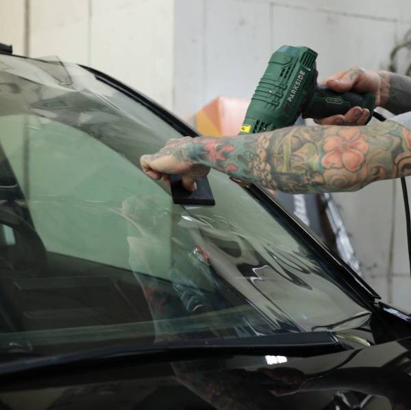 Teckwrap üvegfólia termékek teljes választéka sorozatok szerint válogatva. Autóüveg fólia - Termékfotó